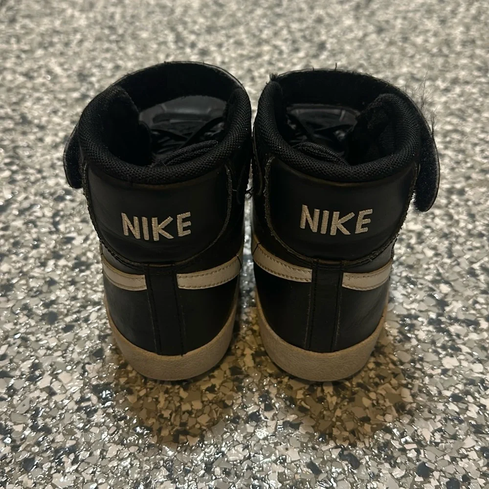 Nike - Hightop Sneakers Size 1.5 - Picture 3 of 4
